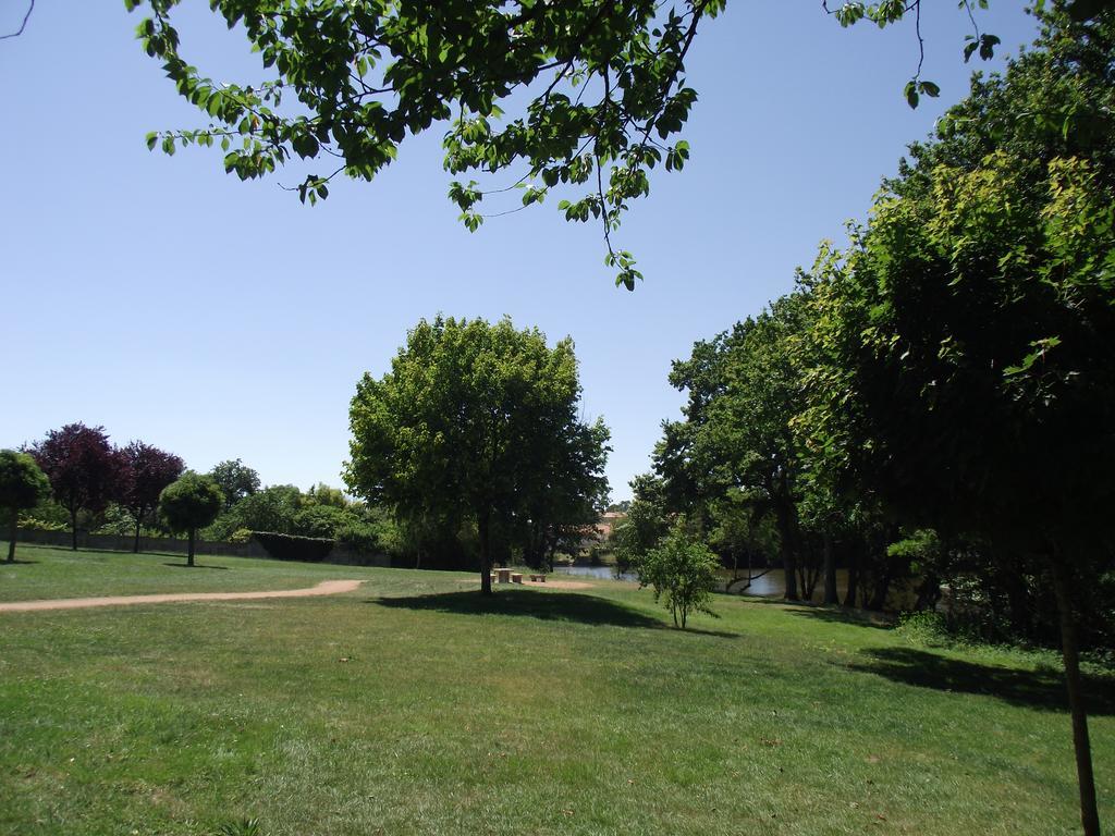 Bed & Breakfast Les Belles Epoques - Piscine - Terrasses - Brumisateurs - Proche Puy Du Fou 3*
