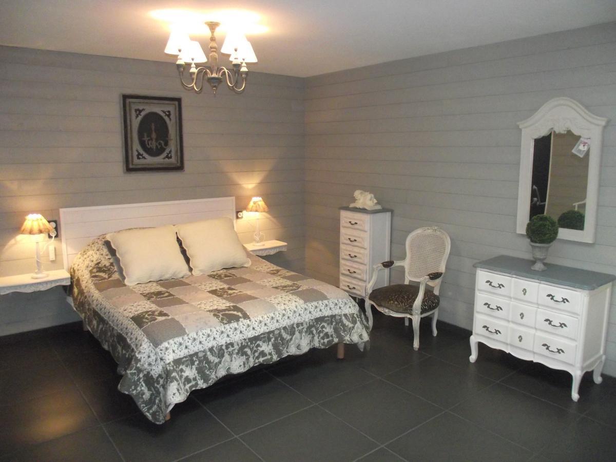 Les Belles Epoques - Piscine - Terrasses - Brumisateurs - Proche Puy Du Fou Bed & Breakfast 3*